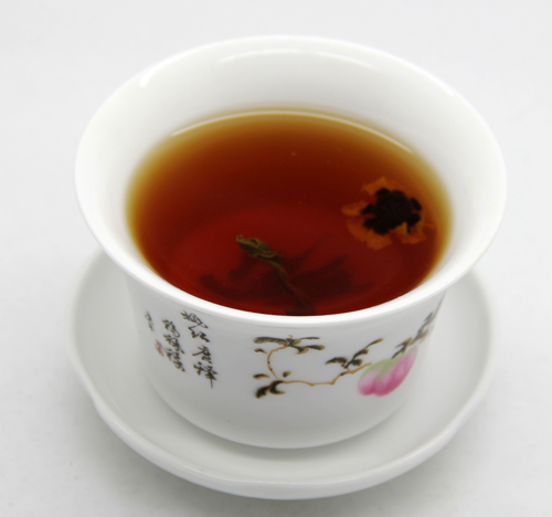罗布麻茶和昆仑雪菊茶汤