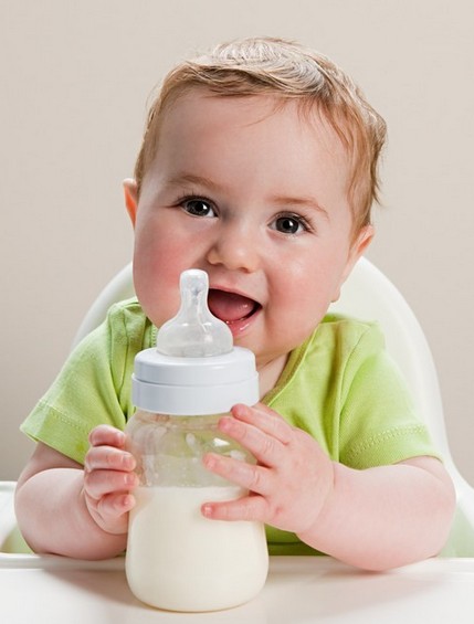 喂奶教学,哺乳期喂养宝宝的6大技巧