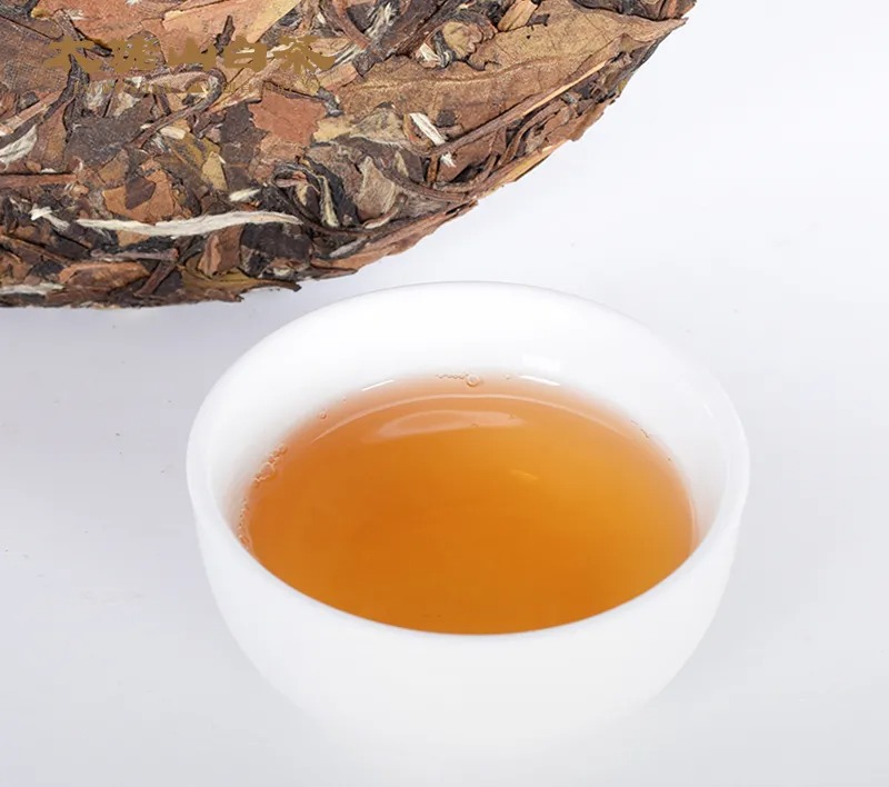 选择白茶终极难题：白茶到底散茶好还是饼茶好？